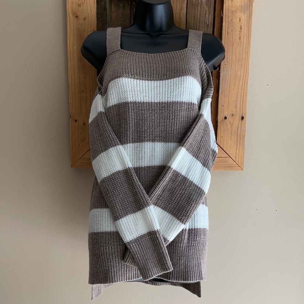NWOT Soho New York & Company Cold Shoulder Khaki and Cream Striped Sweater Large